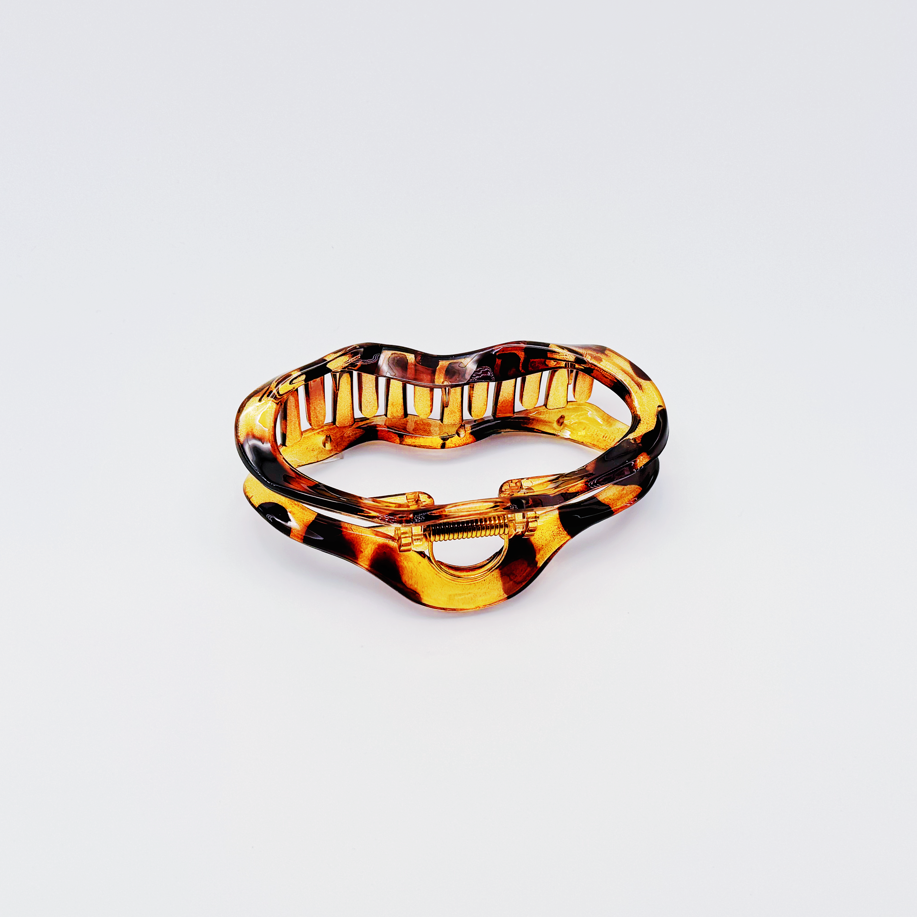 Shadira Claw Clip
